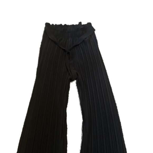 Bloom Seasons Black Light Weight Stretch Tie Waist Wide Leg Pleated Palazzo Pant - Picture 2 of 7